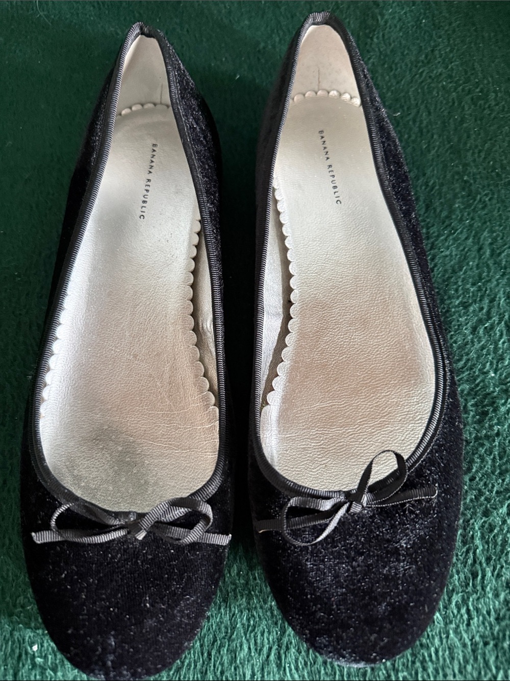 Banana Republic Black Velvet Bow Ballet Flats